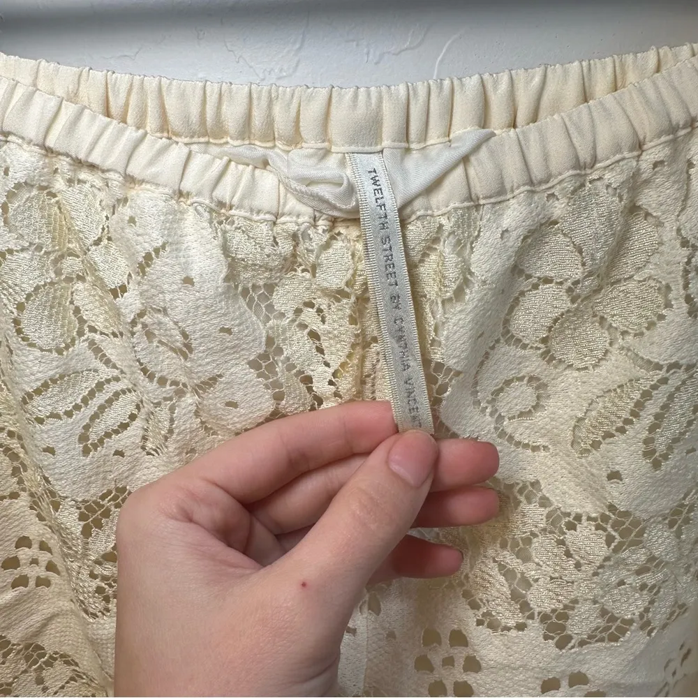Cream Lace Shorts - Image 3