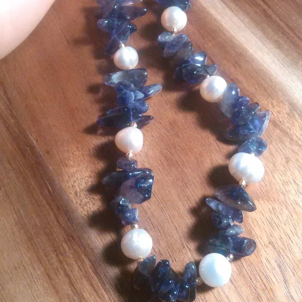 African Amethyst Chips and White Freshwater Pearl 18 Inch Necklace - Image 5