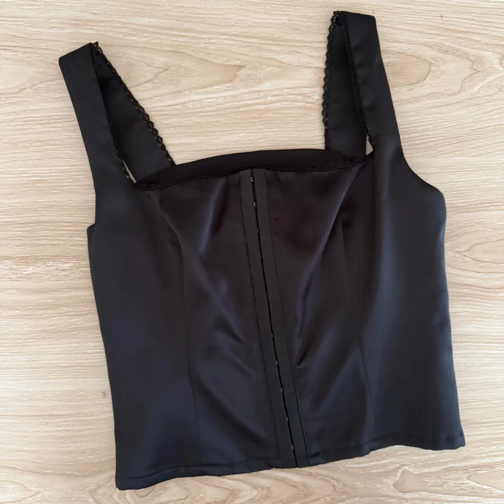 Reformation 0 Tagliatelle Silk Top Black - Image 2