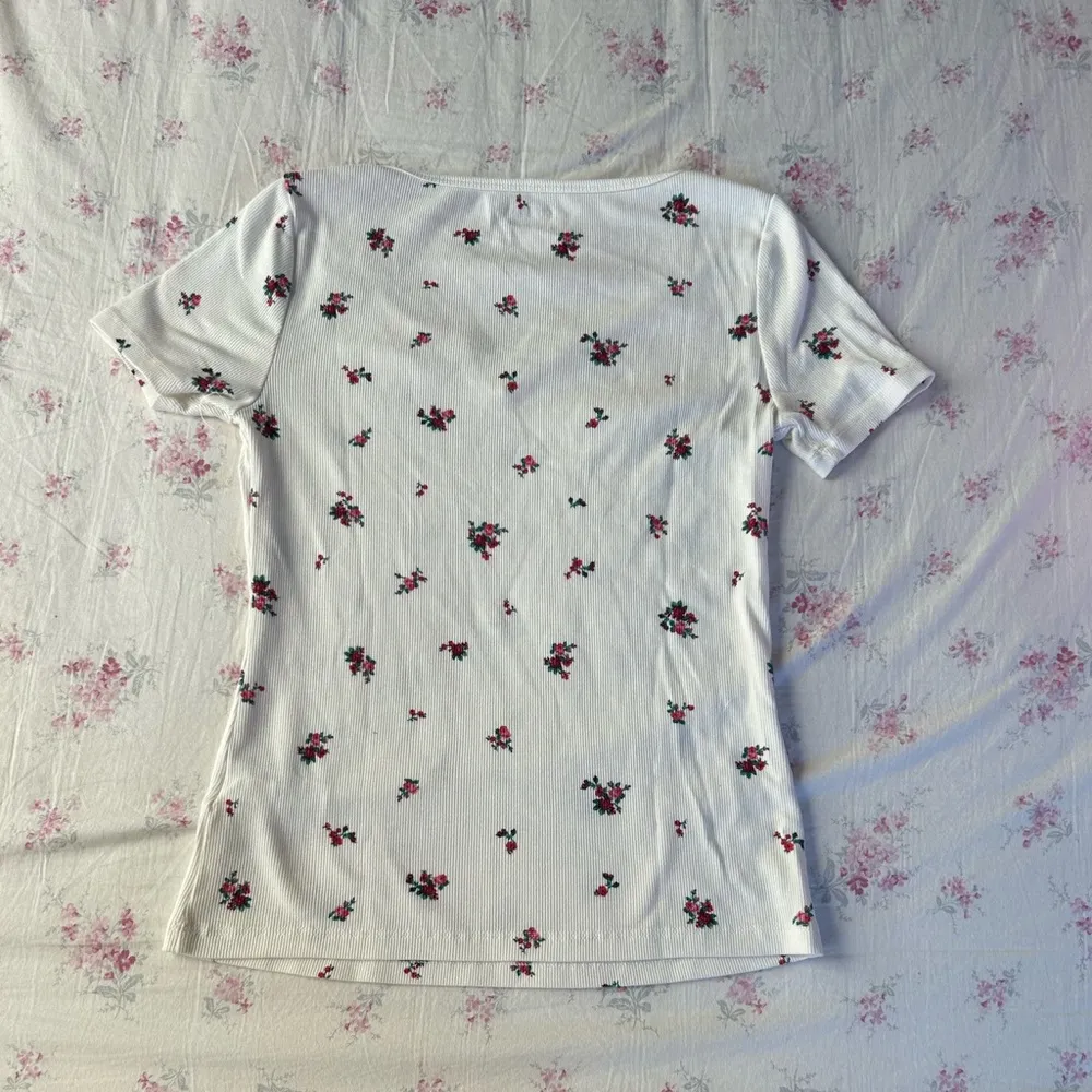 Old Navy  ribbed floral top - Image 4