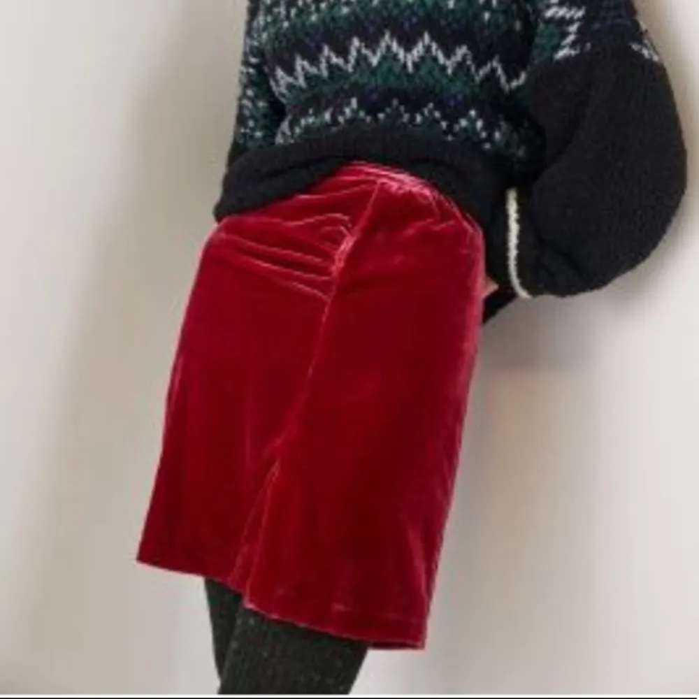 ANTHROPOLOGIE Connie Holiday Crushed Red Velvet Pencil Skirt Ruched Side Slit 6 - Image 2