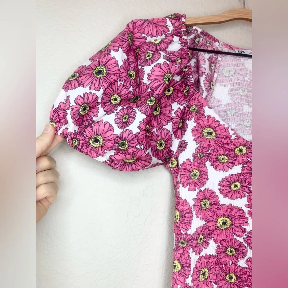 Zara Smocked Floral Daisy Puff Sleeve Dress Size M - Image 3