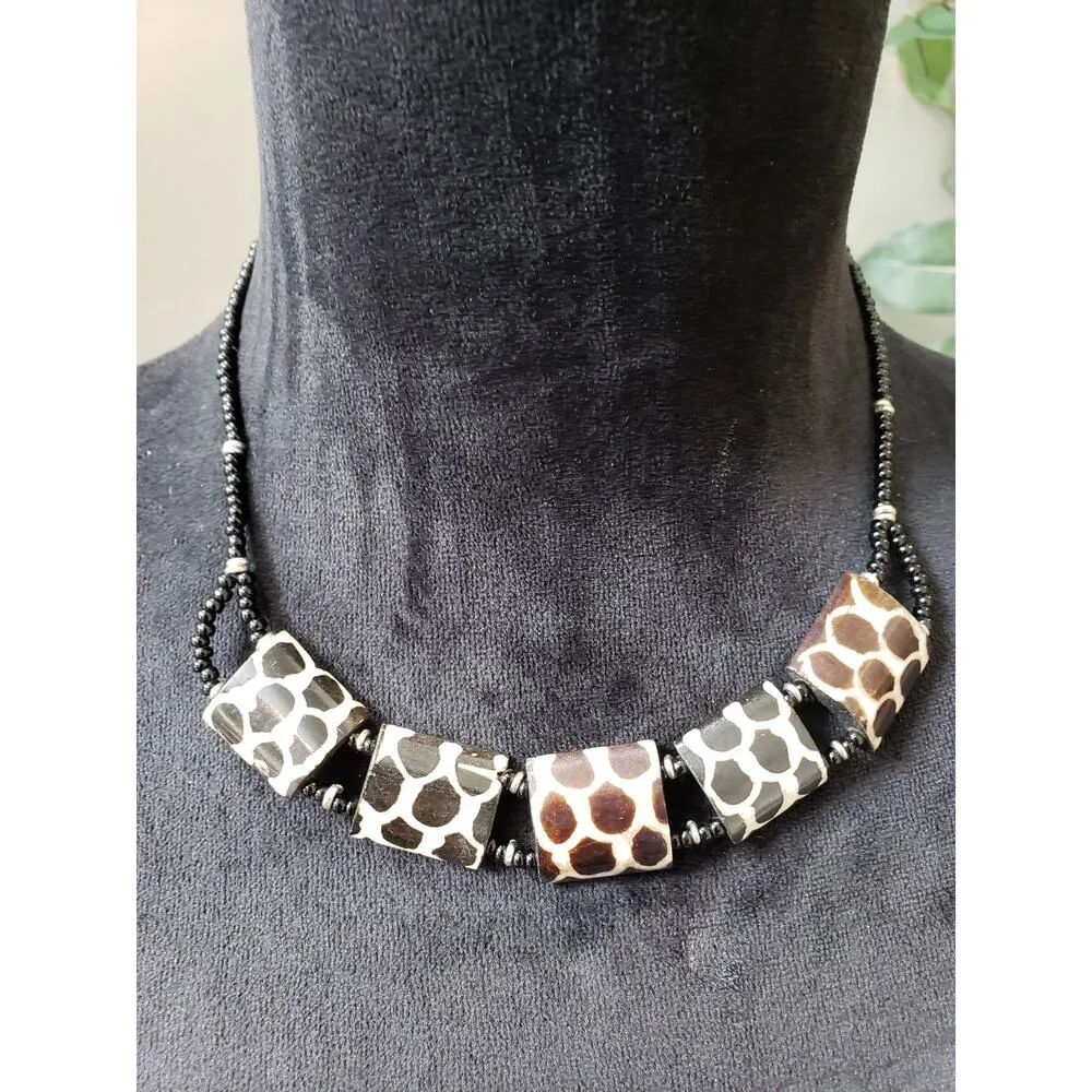 Women's Tribal Beaded Necklace Square Animal Print Beads Magnetic Clasp Gold - Image 2