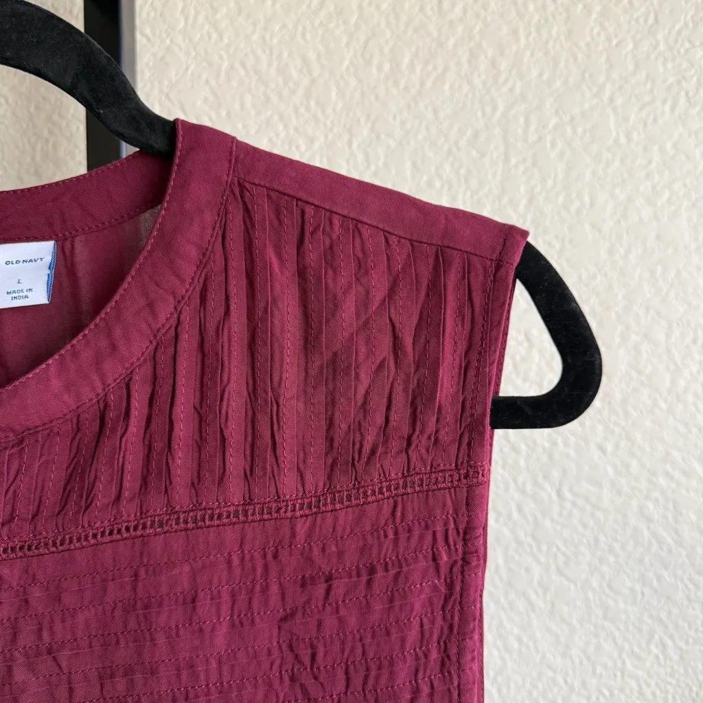 Old Navy Womens L Large Top Blouse Sleeveless Pintuck Burgundy Layered Layering - Image 6