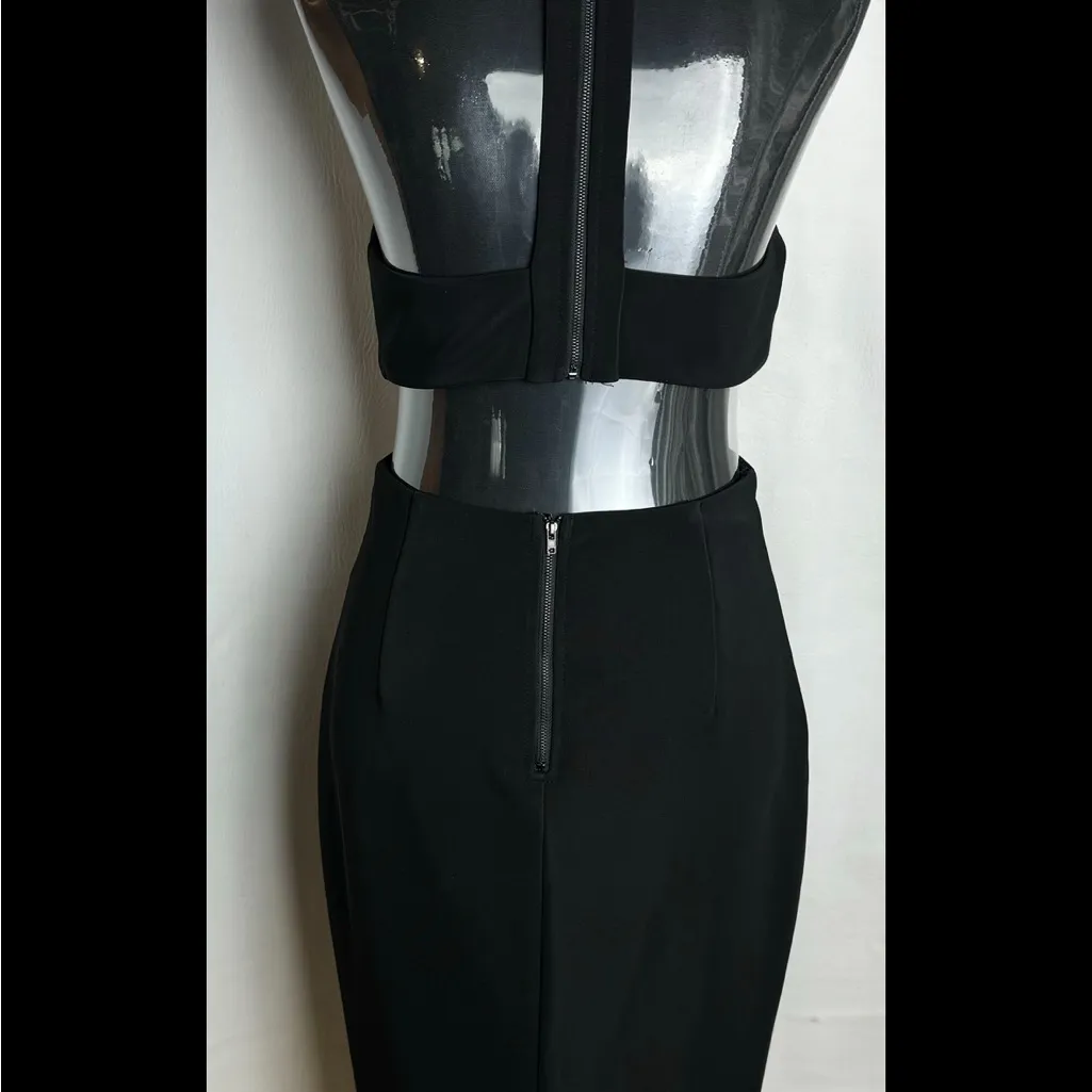 L’atiste  Black elegant Halter Dress gown with slit zipper back 
Open sides L - Image 6