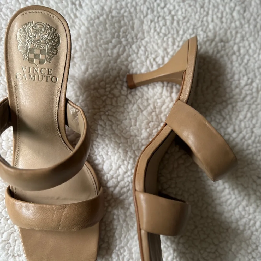 6 Brown/Tan Small Heels - Image 2