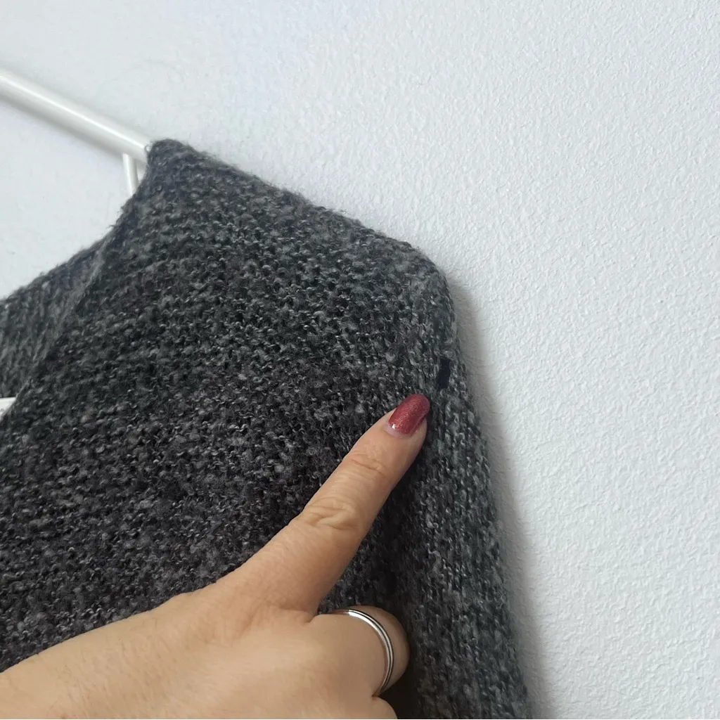 Abercrombie & Fitch Gray Knit Wool Blend V Neck Thin Sweater Size XS/S - Image 9