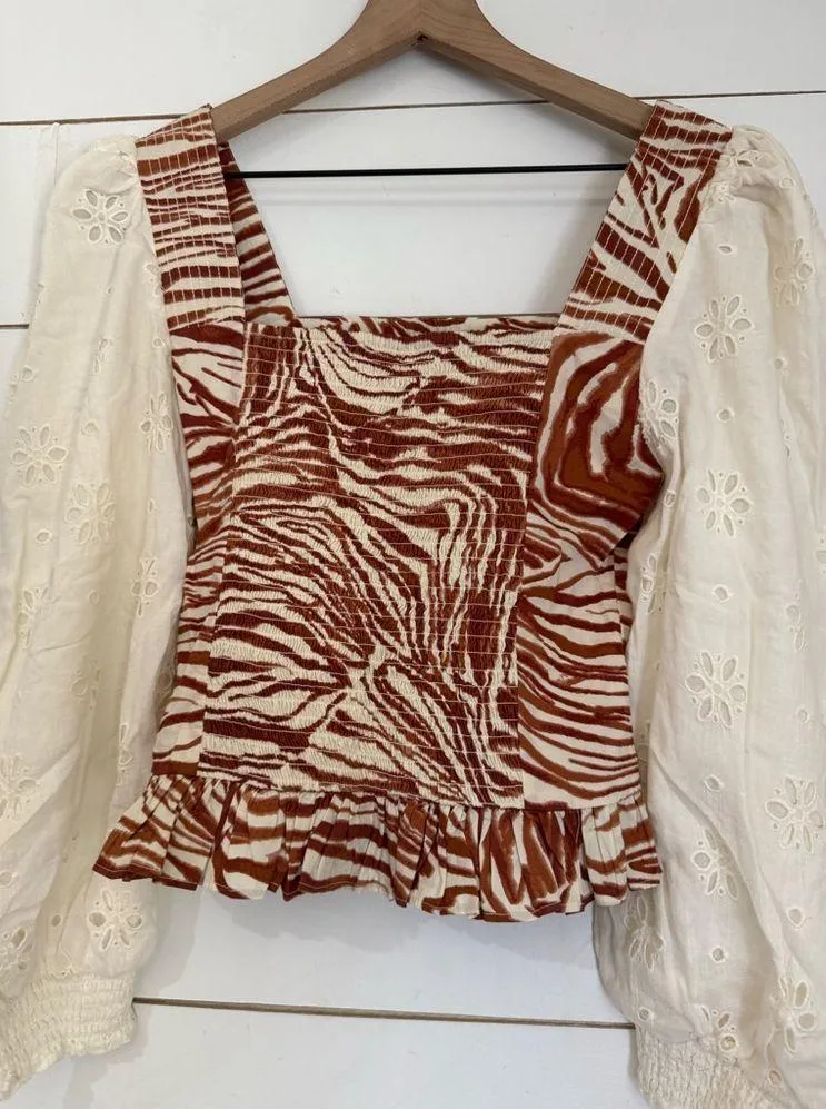 LOVE THE LABEL ANTHROPOLOGIE LOVE THE LABEL SMOCKED EYELET PUFF SLEEVE BLOUSE - Image 10