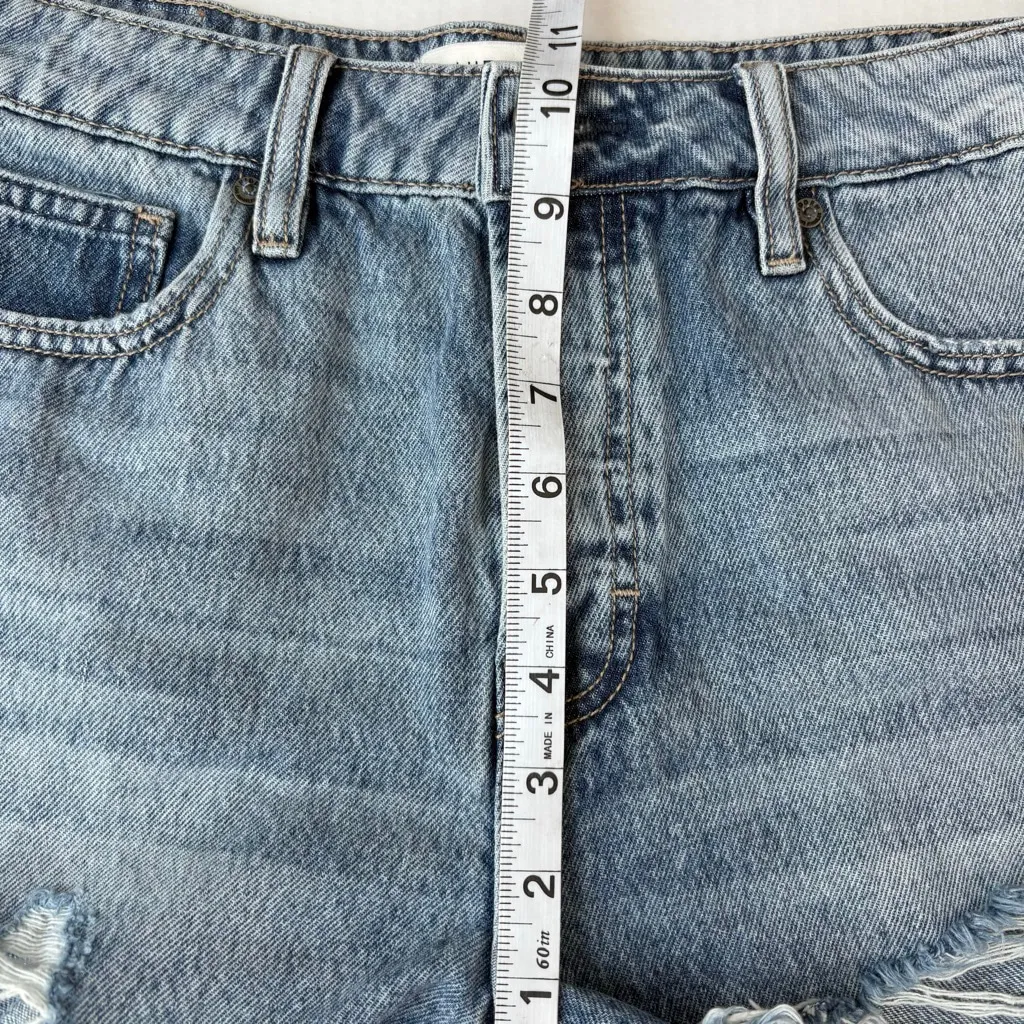 Hidden Light Wash Denim Uneven Hem Fray Mom Shorts button fly medium 100% cotton - Image 10