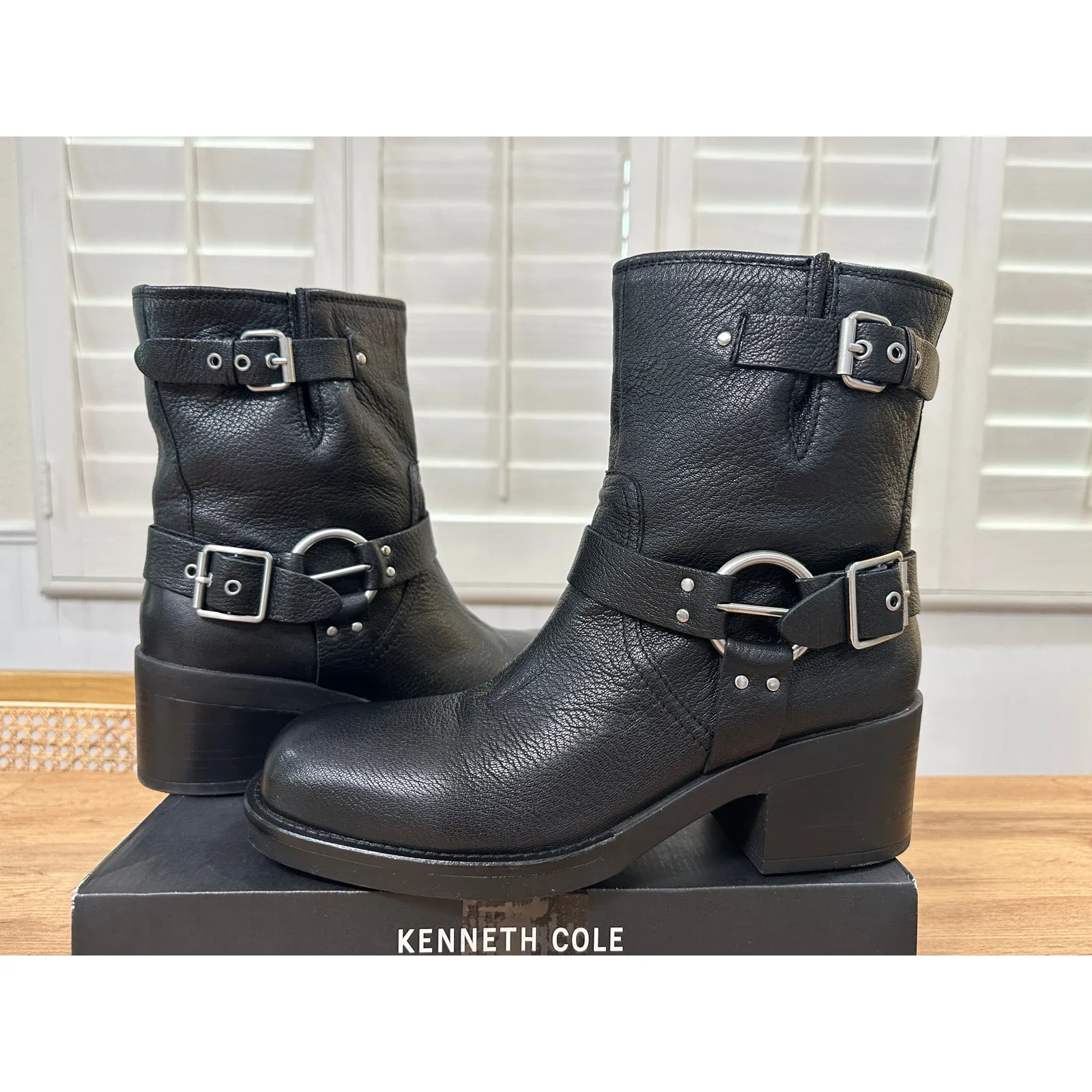 Kenneth Cole Stride Block Heel Bootie Black Leather Size 11 NIB Harness Detail - Image 12