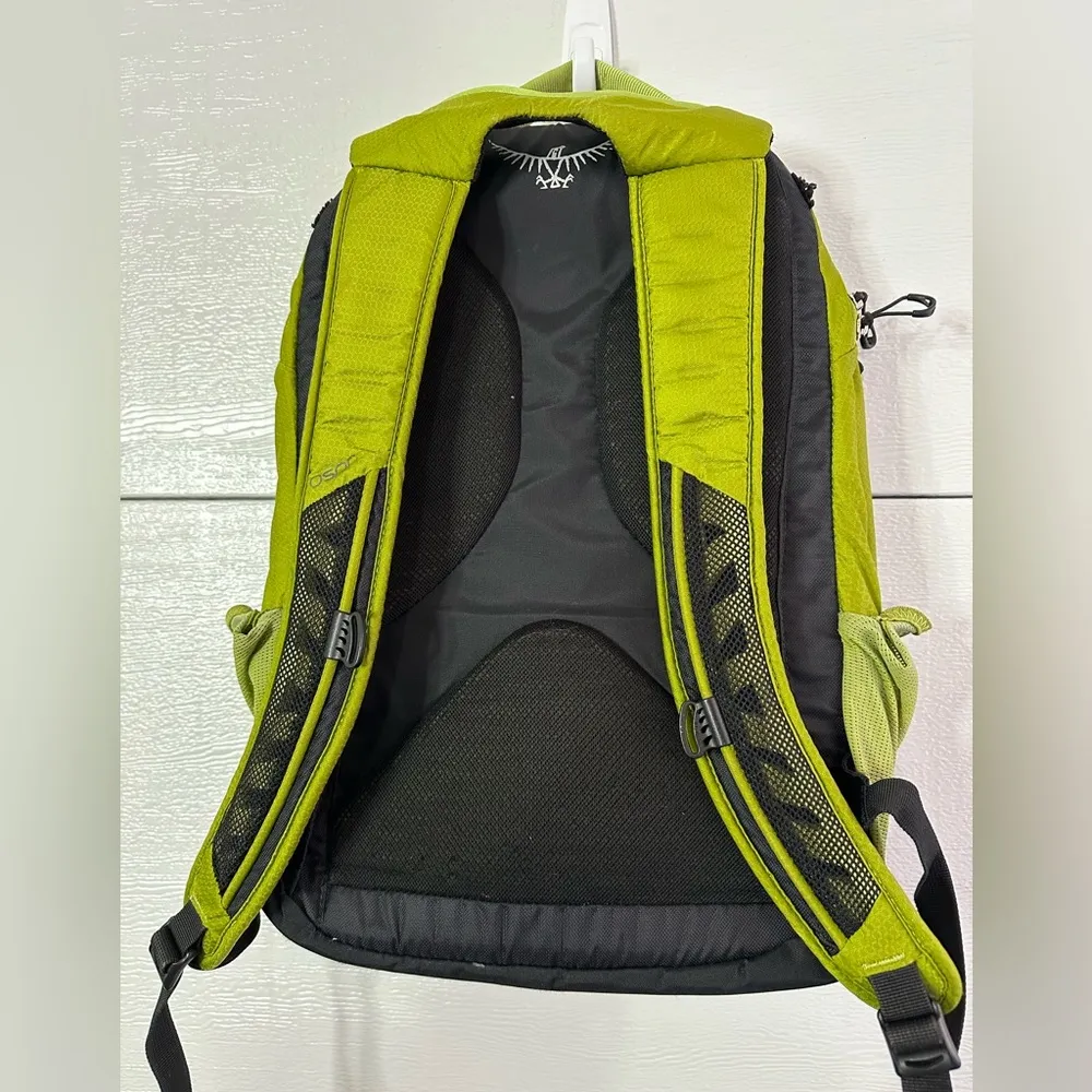 Osprey Green Ozone Day Hiking Backpack - Image 8