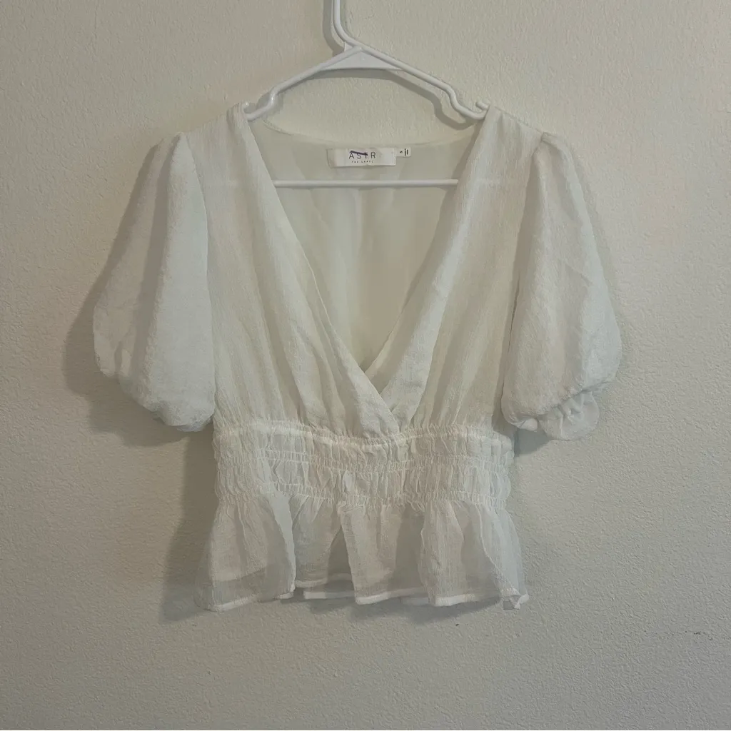 ASTR THE LABEL Bubble Sleeve Smocked Top - Image 2