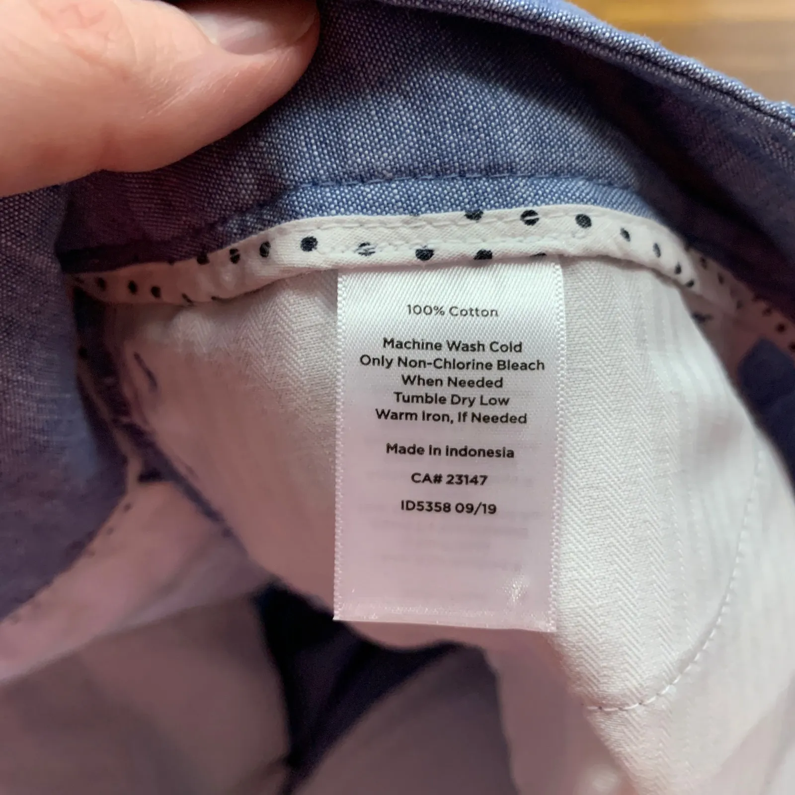 Talbots  Perfect Crop Pants Light Blue Chambray Cotton Women's Size 10 Button - Image 7