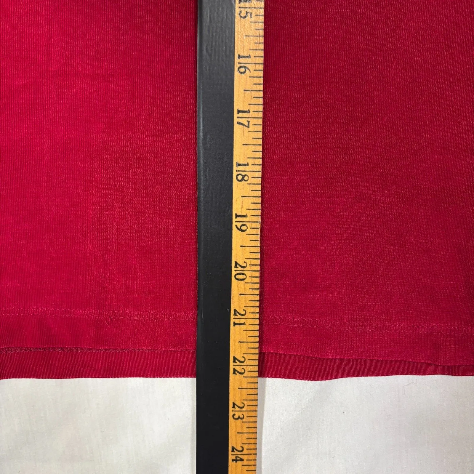 Mirasol Sleeveless Top Size M Red Liquid Knit Holiday Classic Elegant Minimalist Size M - Image 4