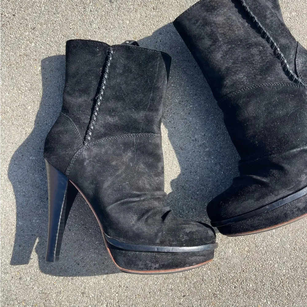 UGG Bianka Heeled Platform Boots Womens Size 6 - Image 5