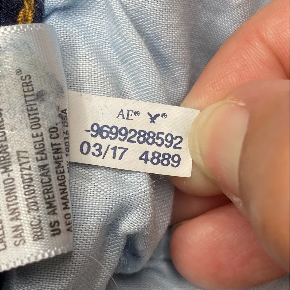 American Eagle Hi-Rise Shortie Distressed Cut Off Jean Shorts Size 0 - Image 5