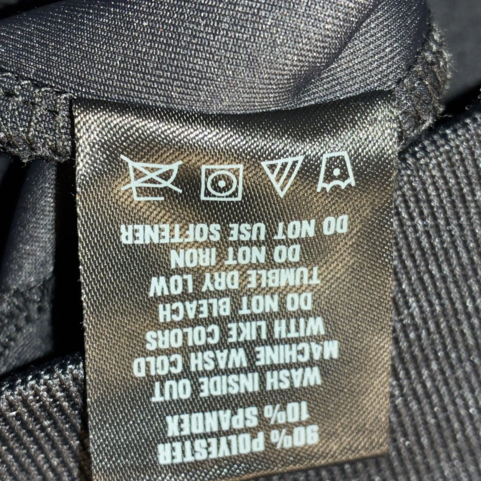 Zyia Active Women’s Black Ventilated Mesh Bomber Jacket Zip - Image 5