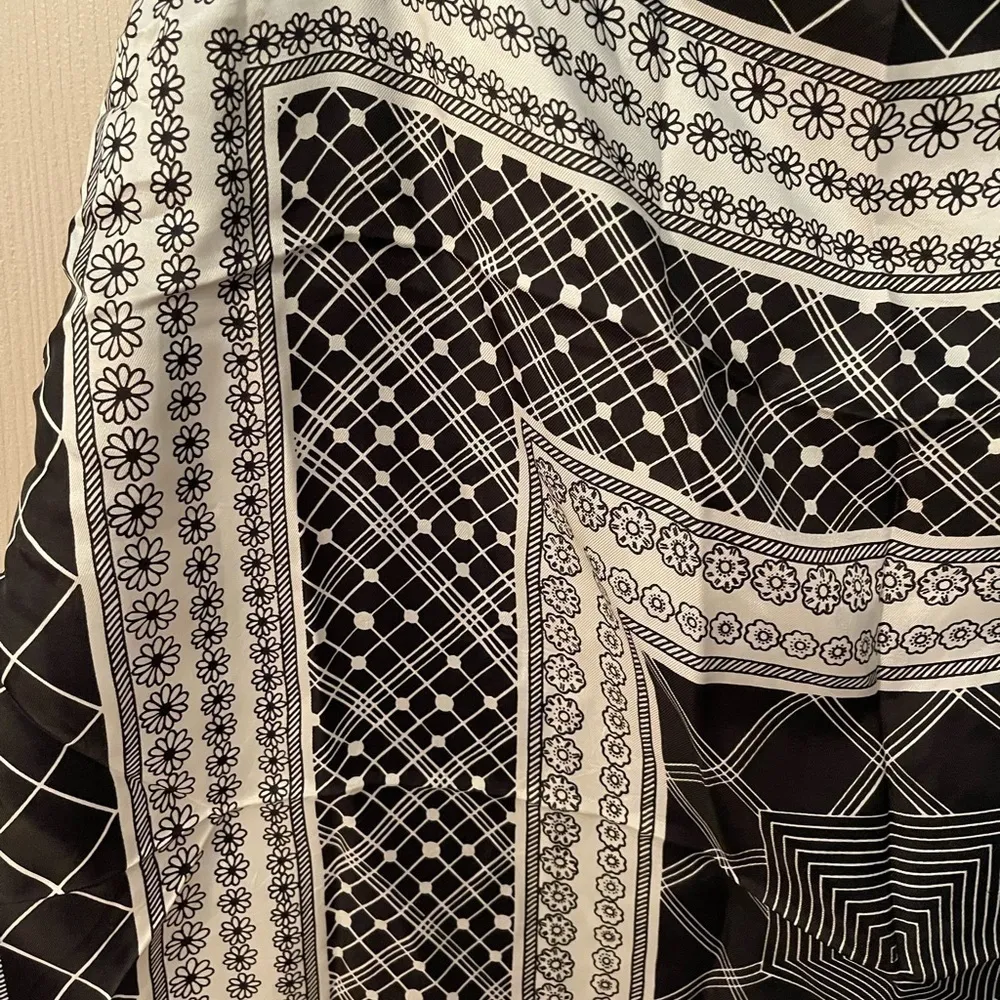 Vintage Jean Antoine Paris Scarf​ Black - Image 6