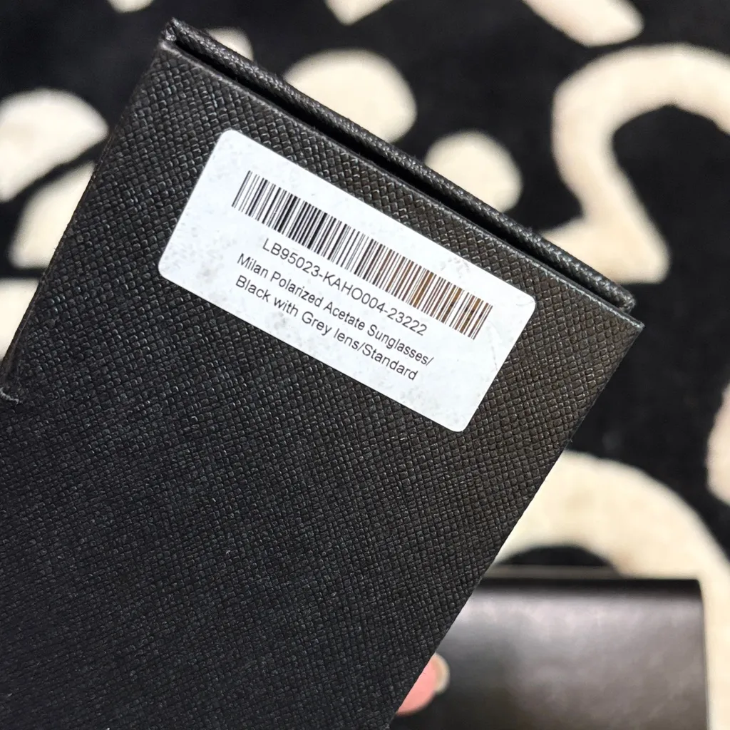 Quince Milan Black Sunglasses with Gray Lenses - Image 2