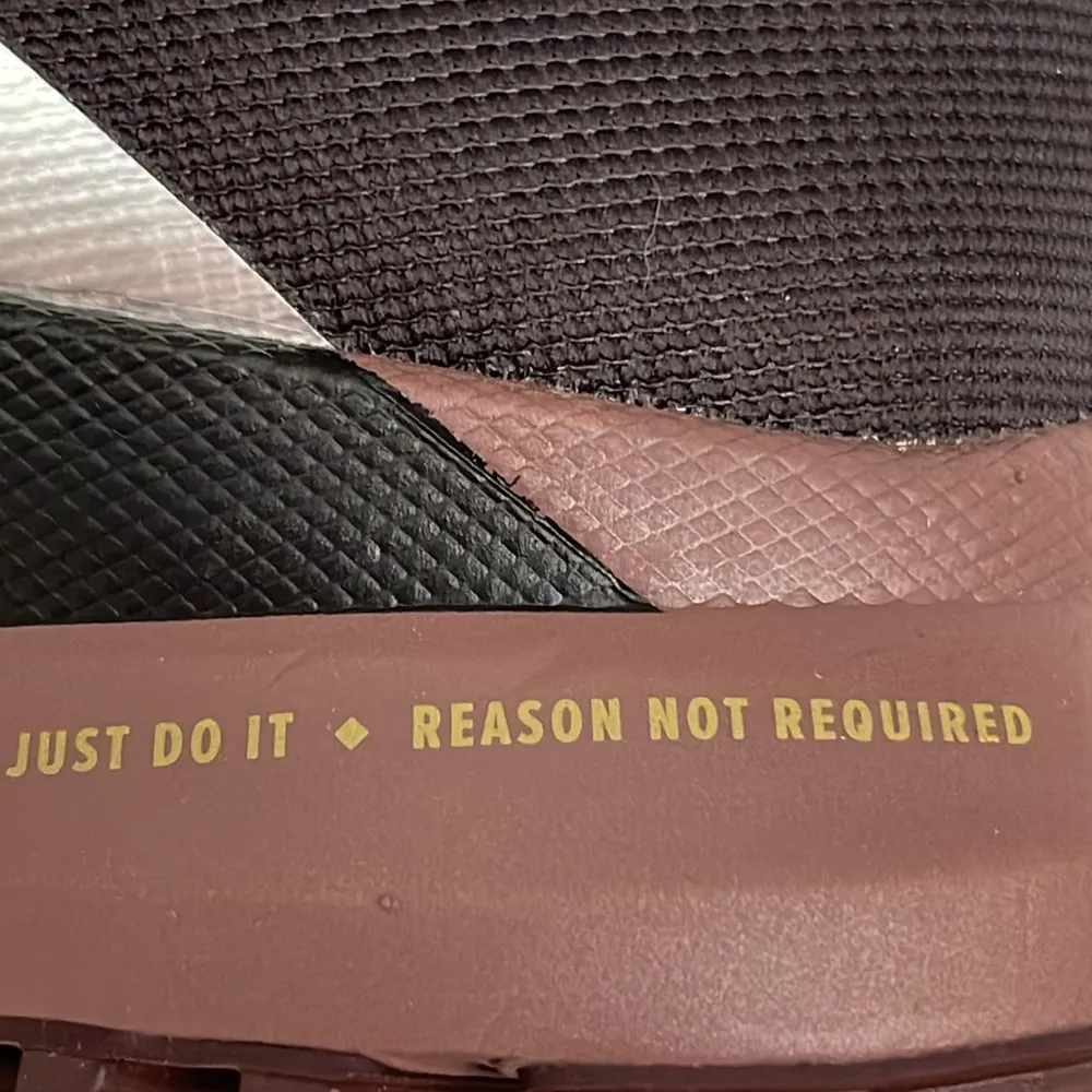 NWT Nike women’s react Pegasus trail 4 GTX - Image 10