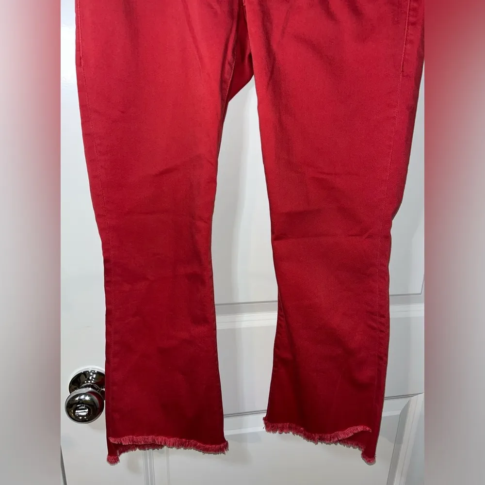 CAbi Maroon Capri Cut Frayed End Trim Hi-Low Crop Zipper Button Jeans Sz 4 - Image 4