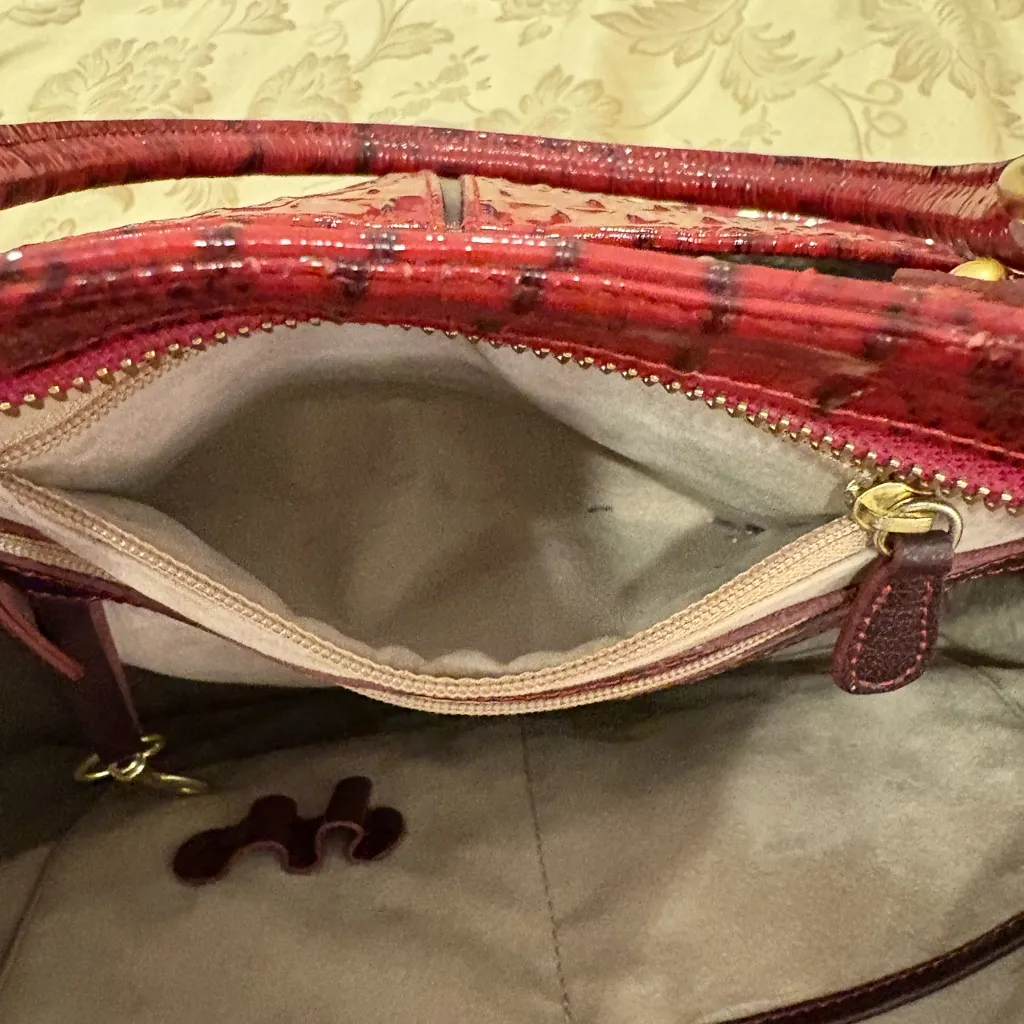 Brahmin shoulder bag. Very EUC. Not a scratch on it. - Image 12