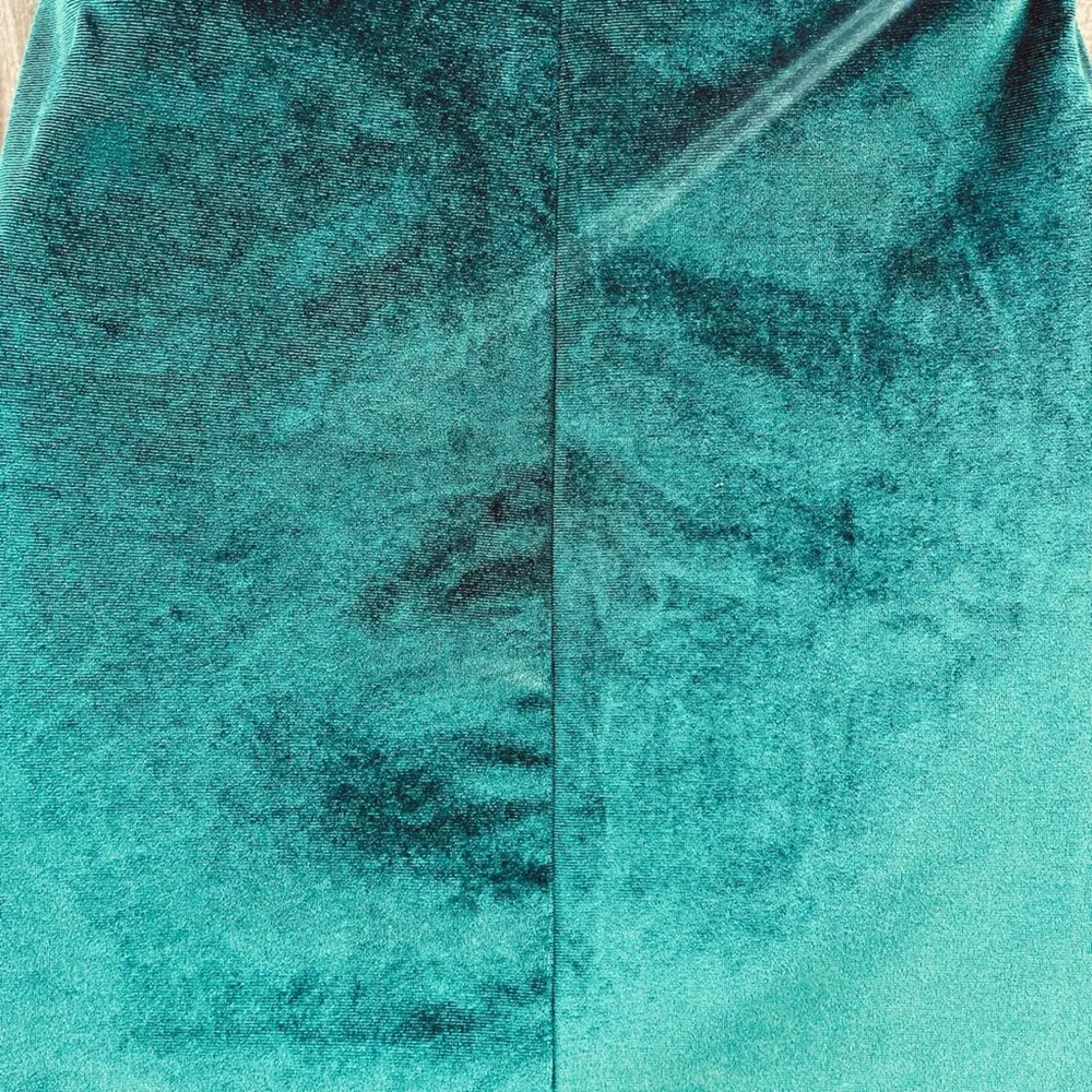 Urban Outfitters Hunter Green crush velvet off the shoulder mini dress - Image 3