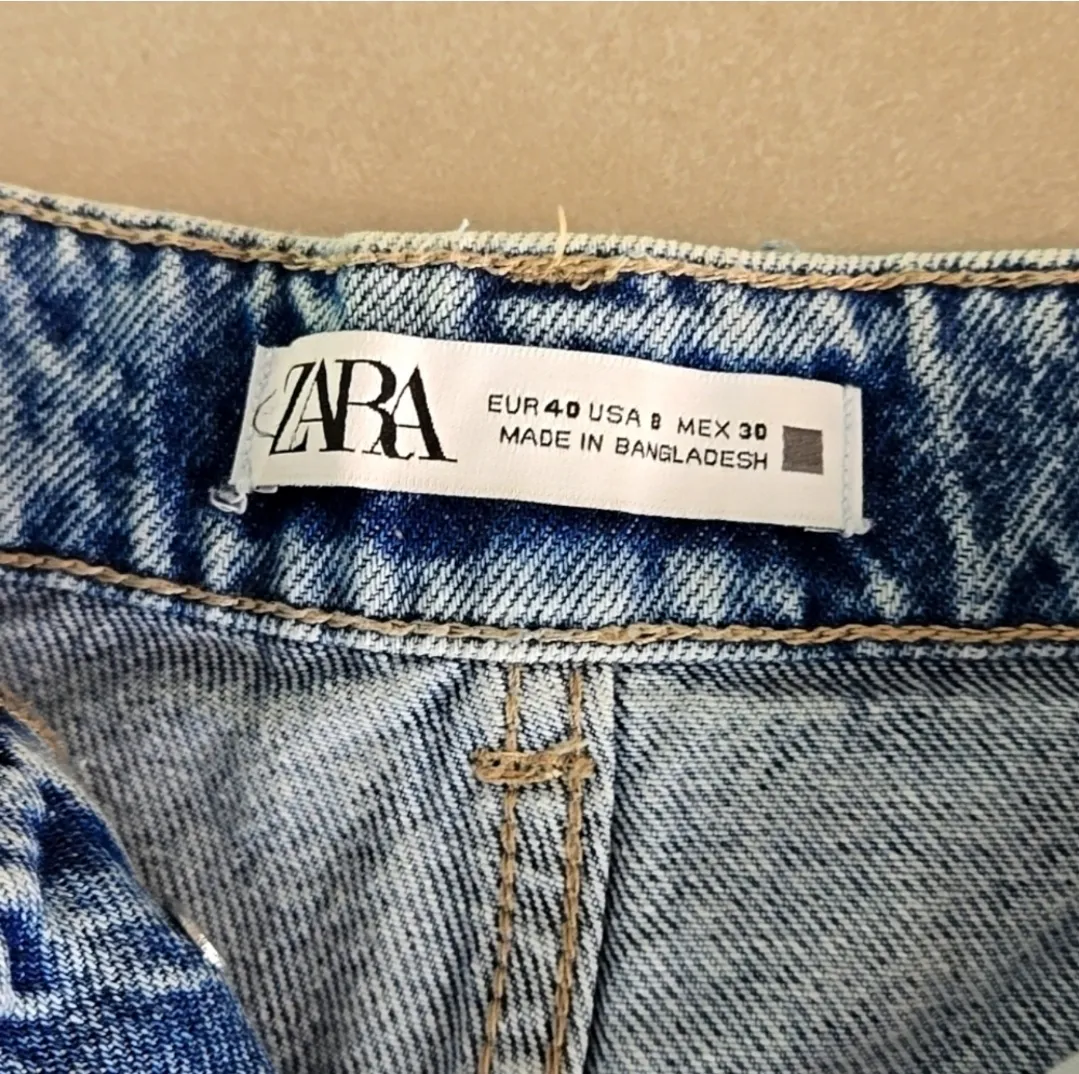 New Zara Woman's High Waist Light Distressed Denim  Shorts Size 40/ 8 - Image 6