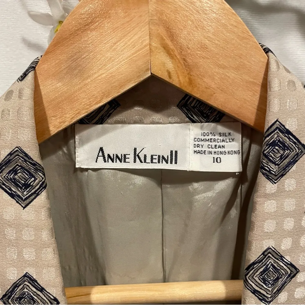 Vintage 80’s creamy tan silk geometric art deco blazer Anne Klein pockets - Image 11