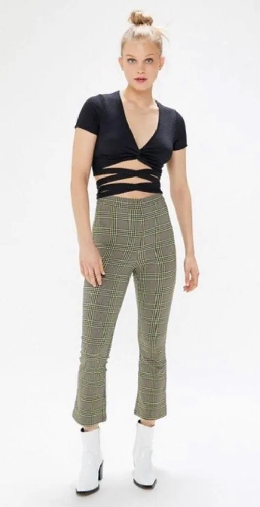 Tasha Twist Front Wrap Top • Sz M - Image 3