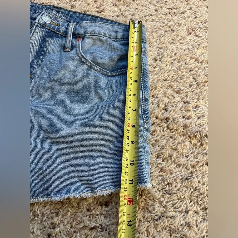 WOMENS WILD FABLE HIGH RISE BLUE JEAN SHORTS SIZE 8 STONE WASH FRAYED - Image 3