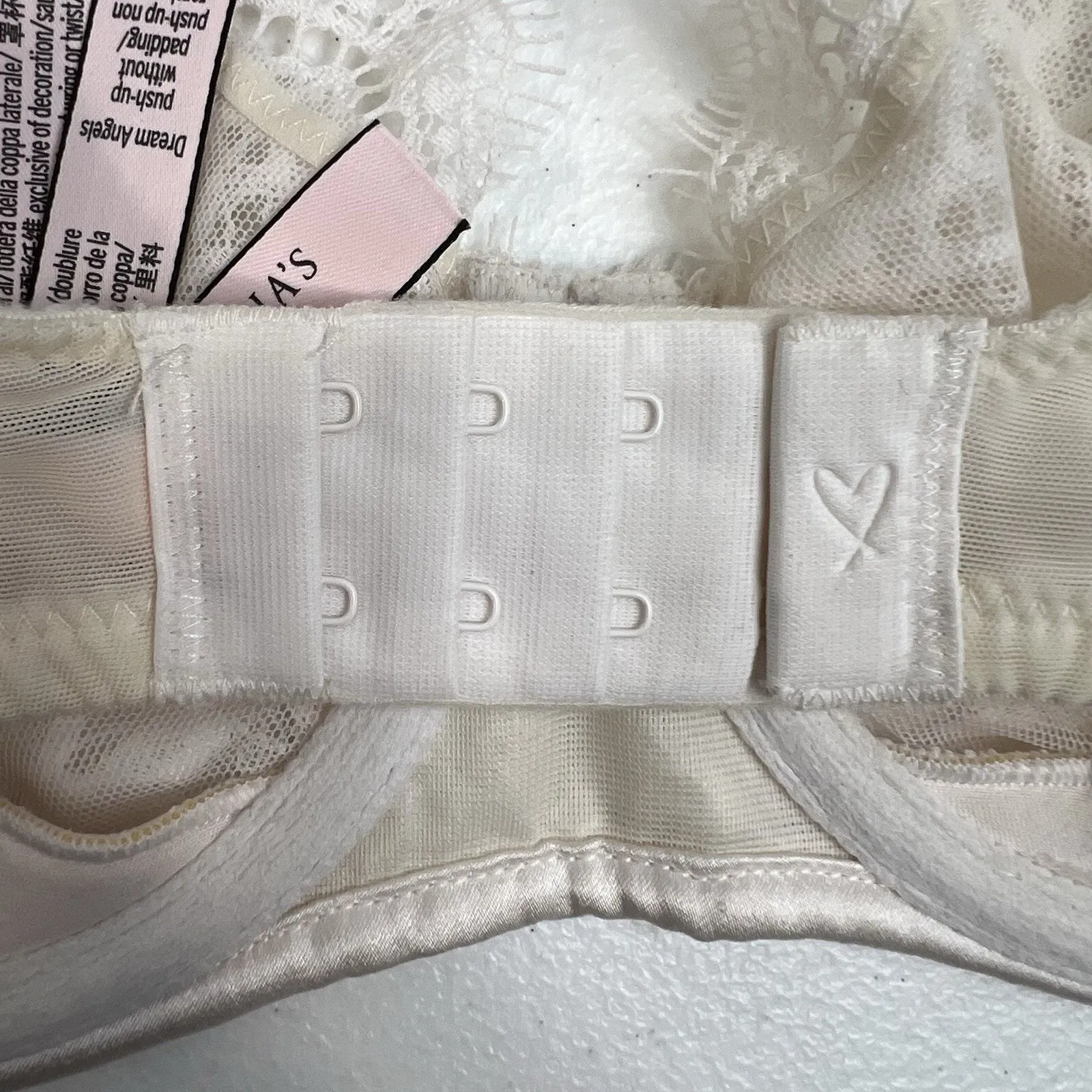 Victoria's Secret 32DD Bra Dream Angels Demi Push Up Without Padding Underwire - Image 6