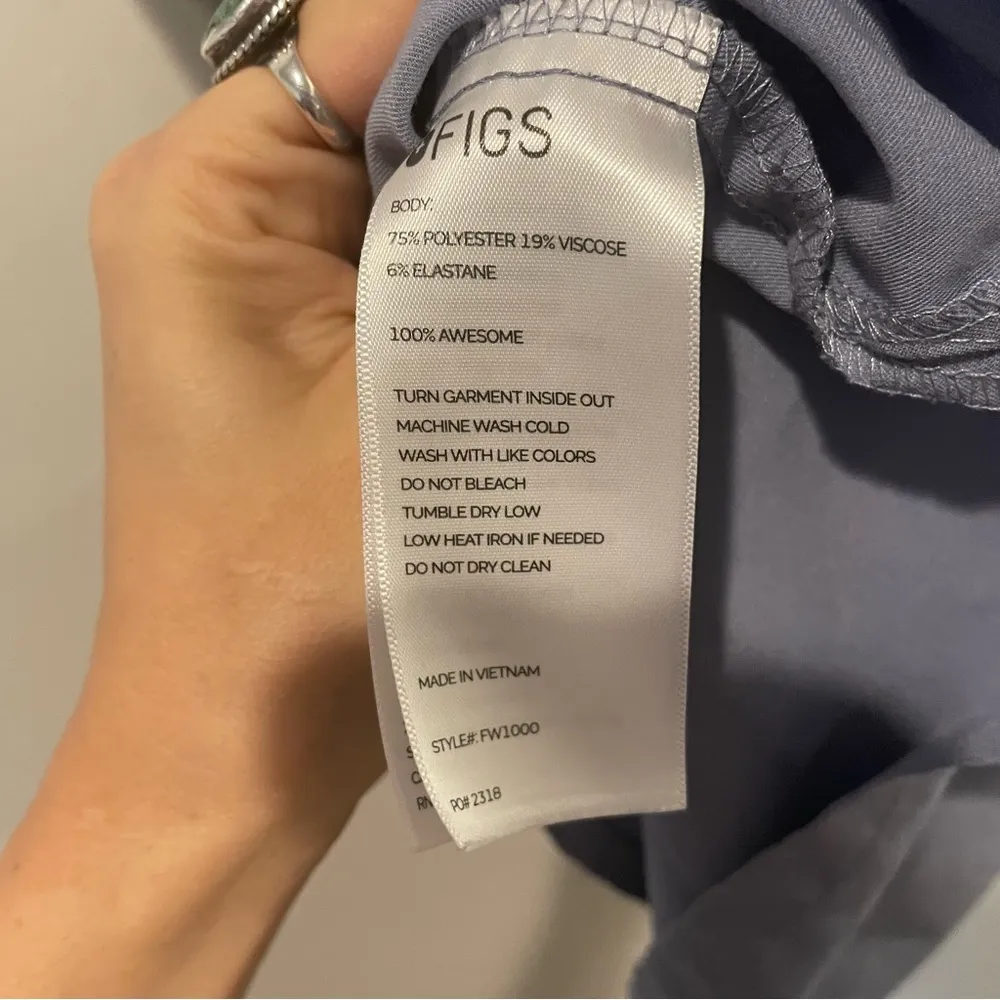 FIGS Catarina Scrub Top in Cool Blue - Image 10