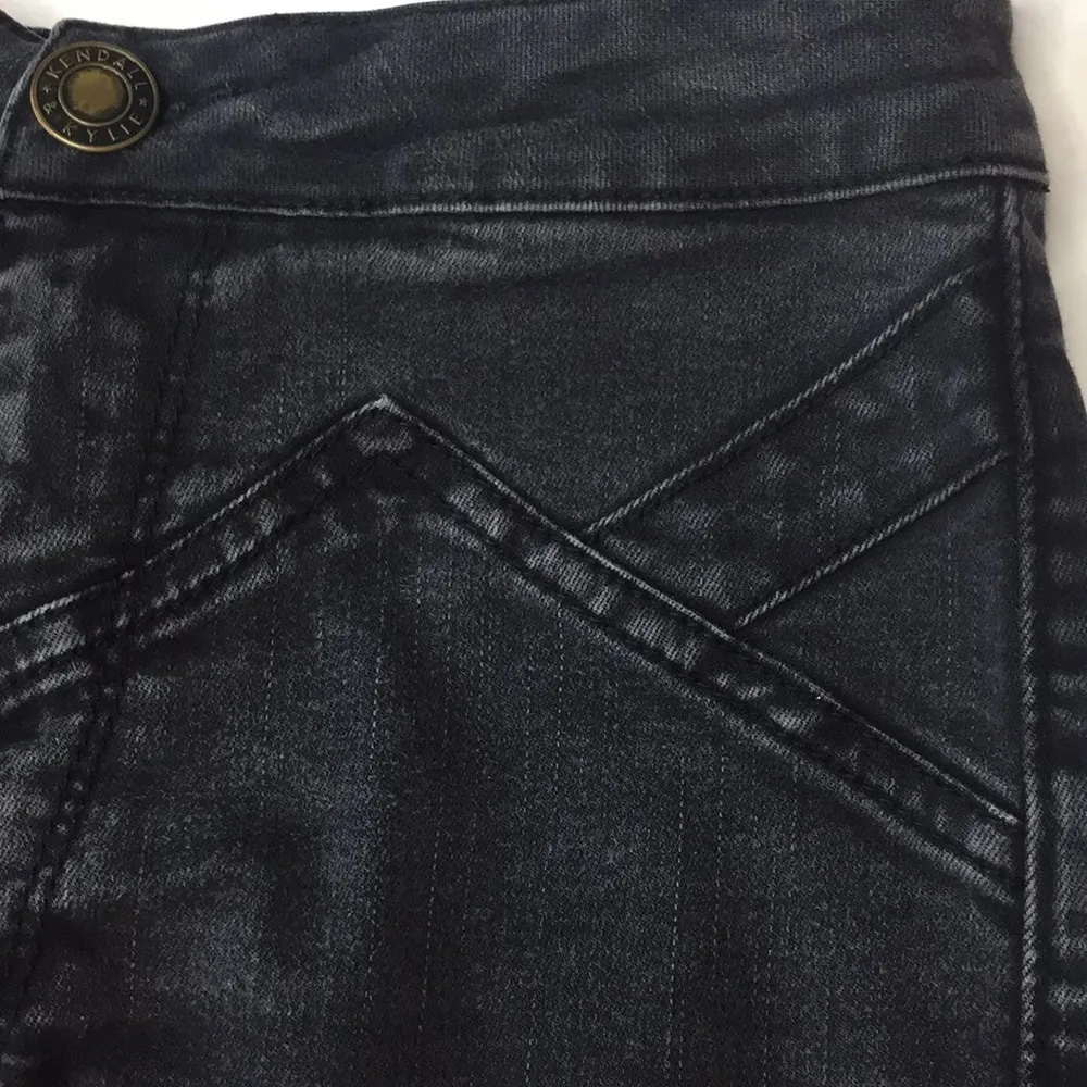 Kendall & Kylie high waisted shorts black - Image 8