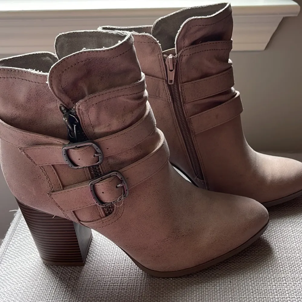 NWOT boots - Image 3