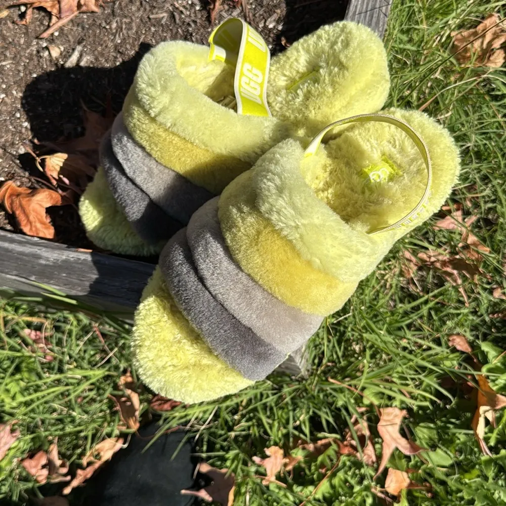 UGG Women's Fluff Yeah Sandal Yellow Gray Fury Slipper Sheepskin Slide size 9 - Image 8