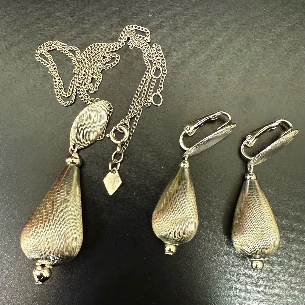 Vintage SARAH COVENTRY Brushed Silver - Image 2