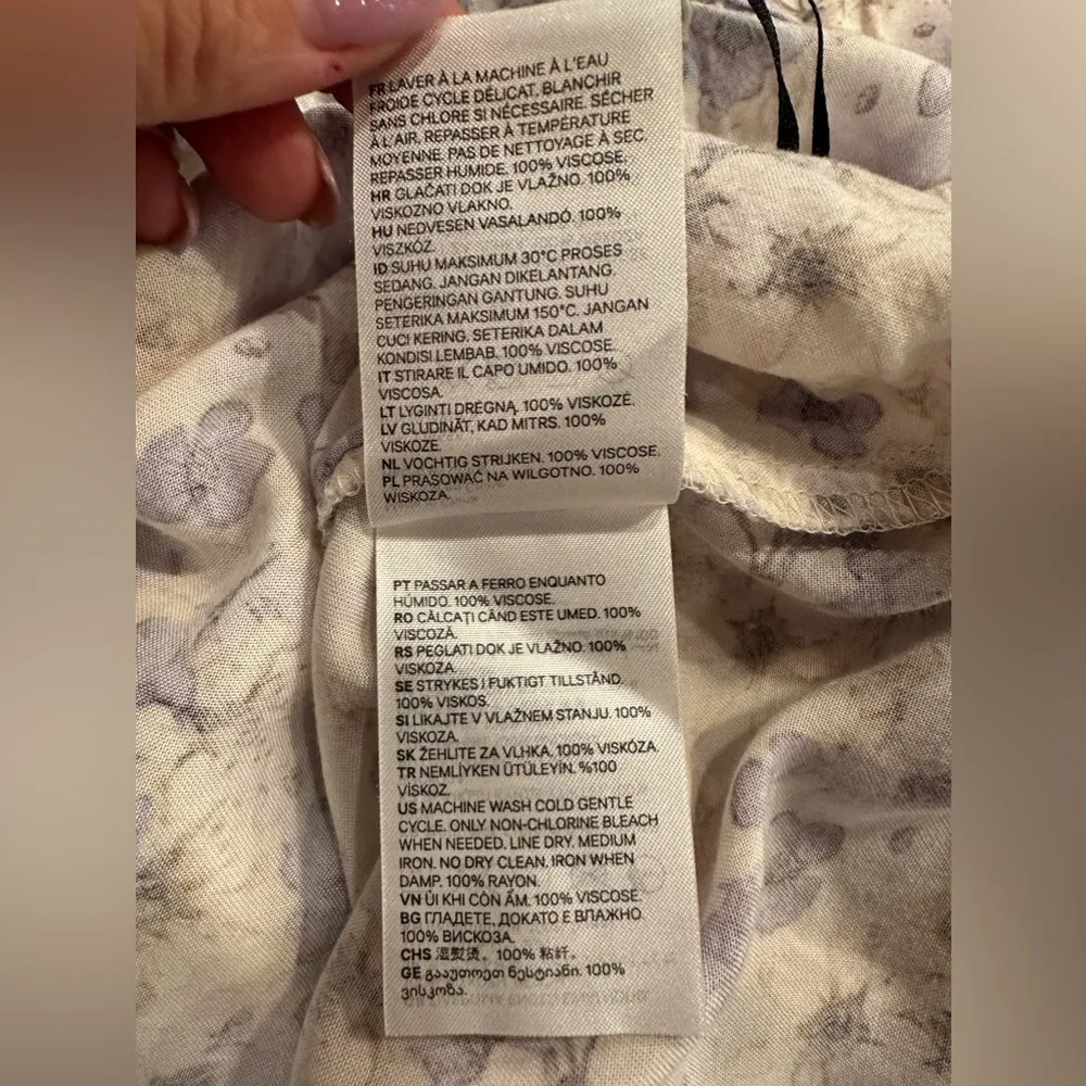 H&M Bohemian Flower Lightweight Short Sleeve Long Dress - Image 10