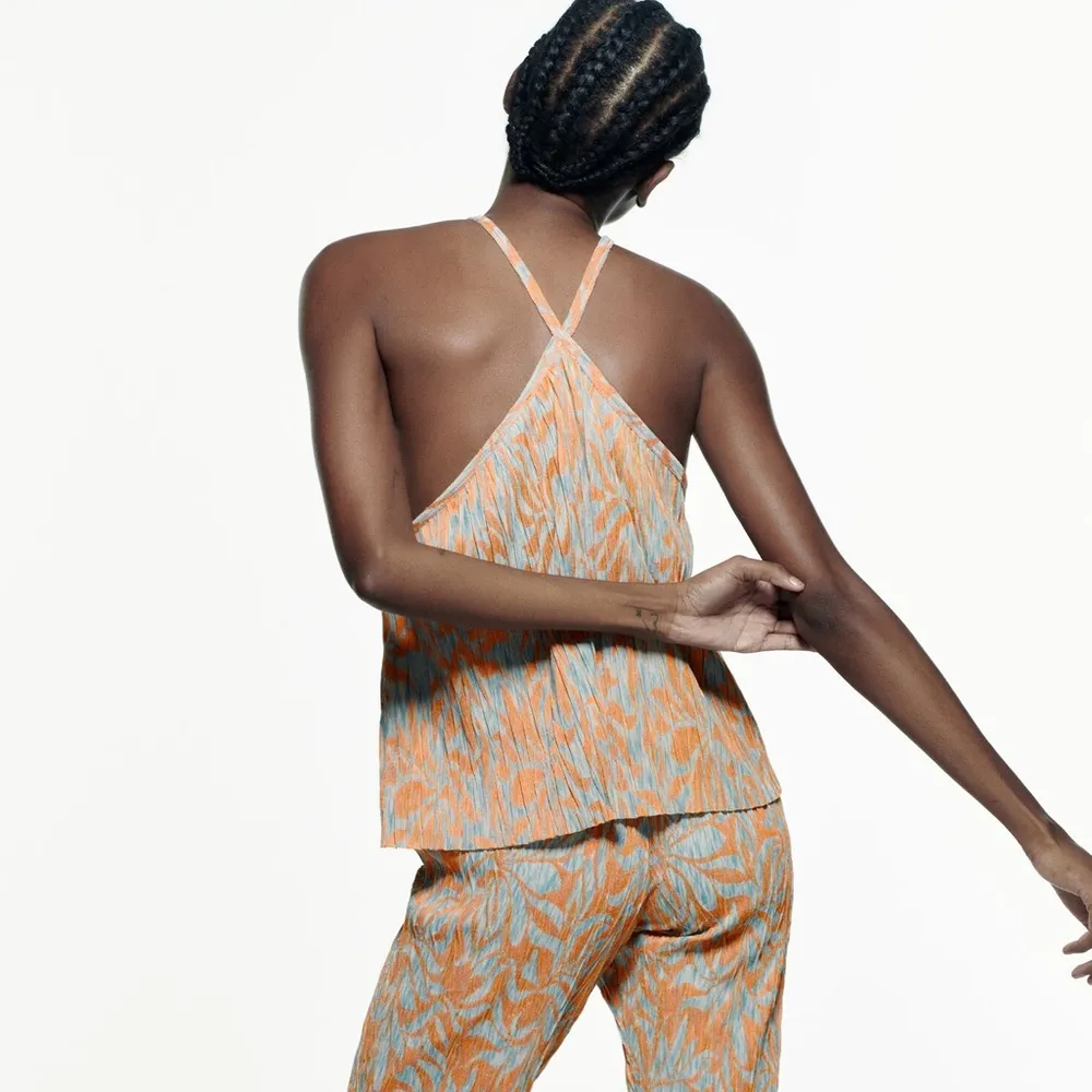 NWT ZARA JACQUARD HALTER TOP CRINKLE FABRIC   BLOGGERS FAV MEDIUM - Image 5