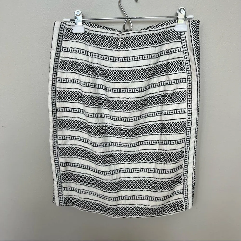 NWT Ann Taylor LOFT Black and White Print Pencil Skirt Knee-Length with Slit 12P - Image 4