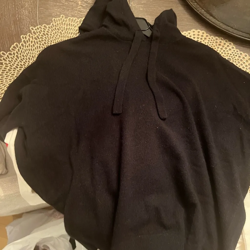 100% cashmere Nordstrom Hoodie NWOT xs - Image 4