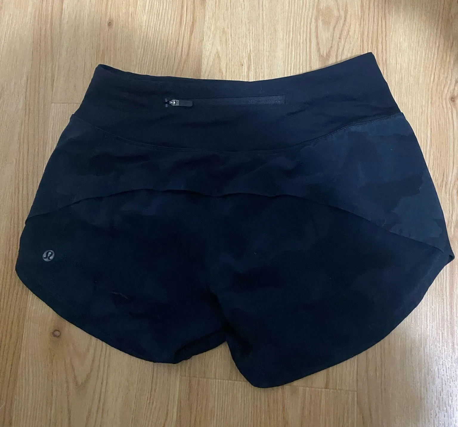 Lululemon  speed up shorts - Image 2