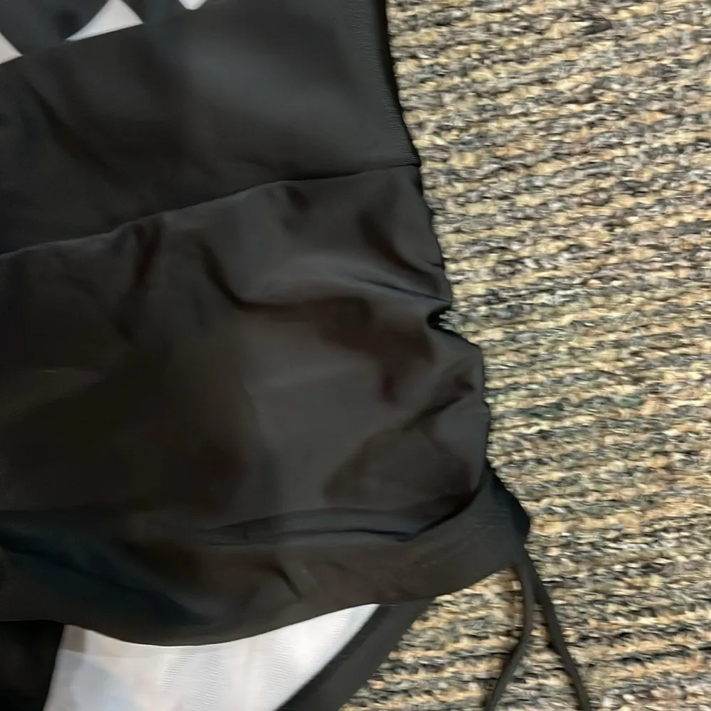 Large 2 piece Black and white swimsuit - Image 6