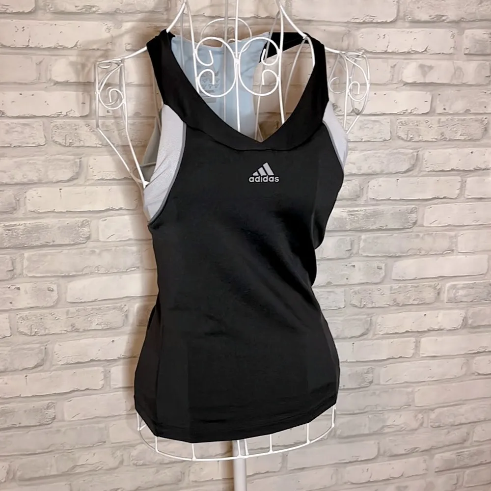 Adidas Workout Top wit Built in Bra Black/light blue Small or XS - Image 9