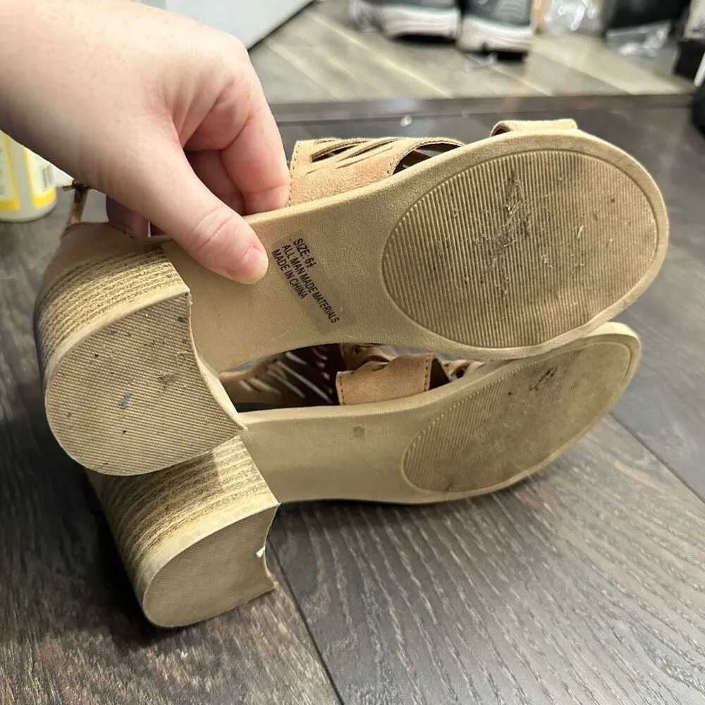 Qupid Women’s 6.5 Laser Cut Boho Heels Sandals - Image 4