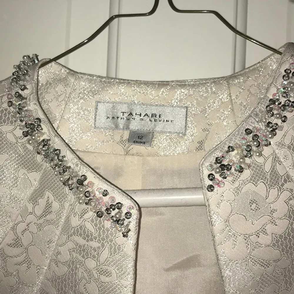 Tahari champagne gold embellished jacket 12 NWT - Image 9