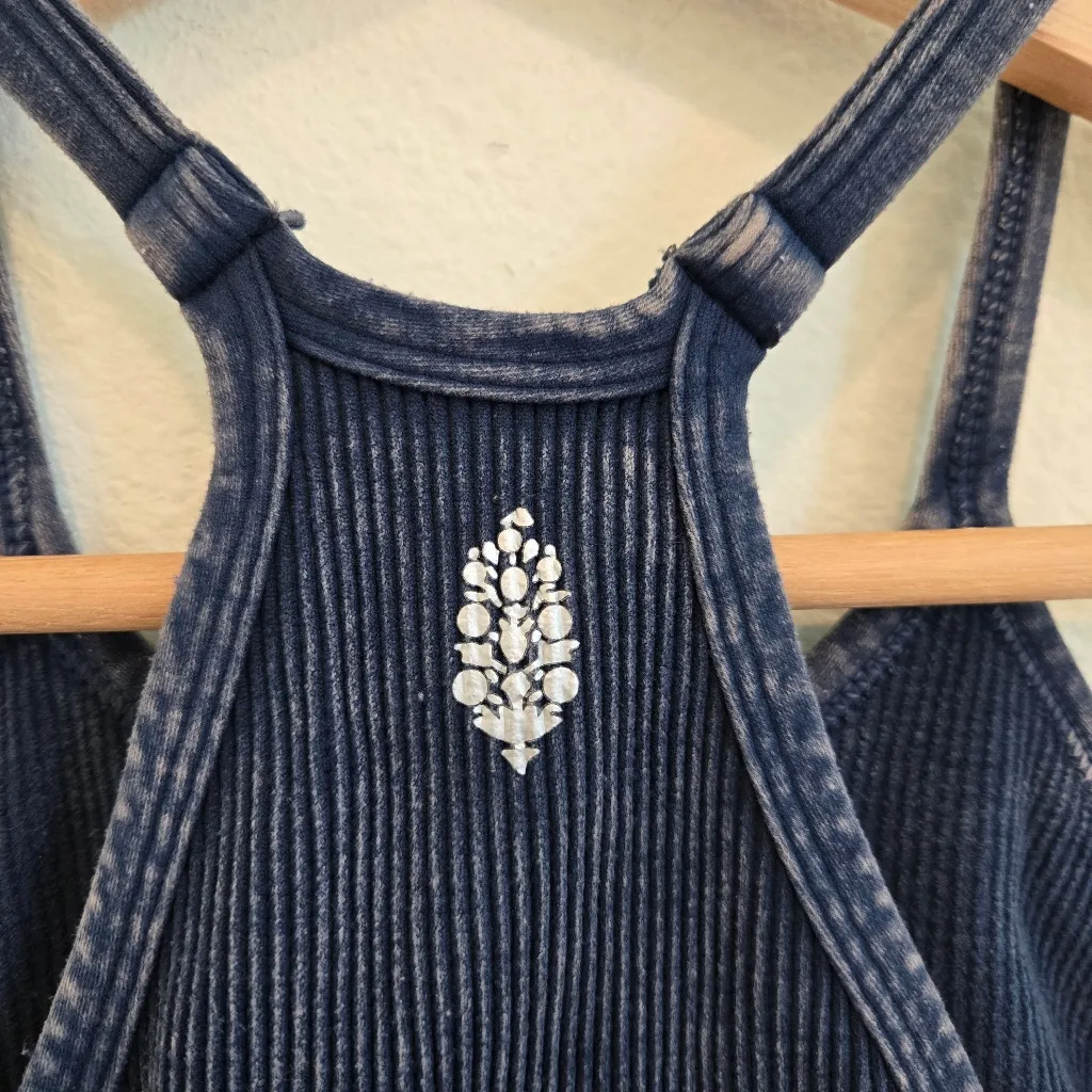 Free People Happiness Runs Long Crop blue Tank top size XS - Image 7