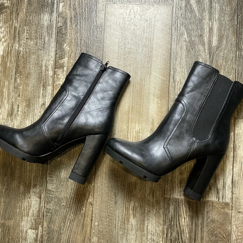 Bar III Sleek Black Heeled Boots Size 10 - Image 3