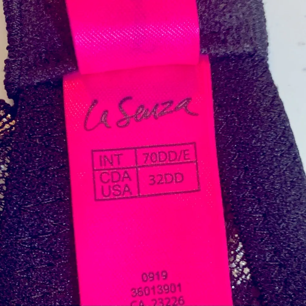 La Senza Beyond Sexy Ultimate Plunge Black and Gold Lace Bra - Image 4