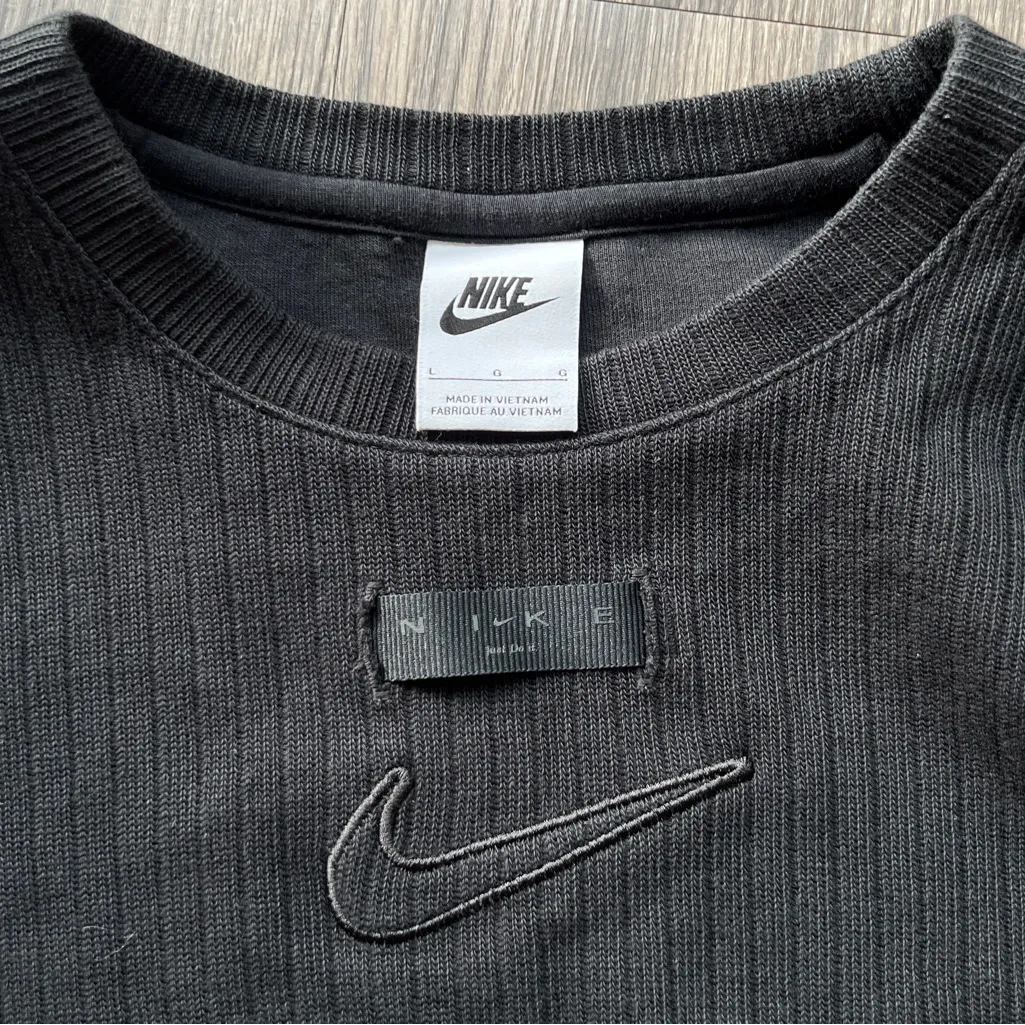 Nike Black Cropped Sweatshirt - Image 2
